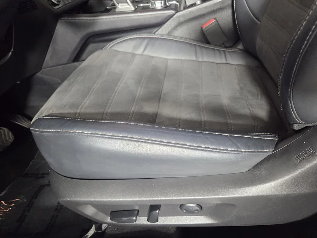 Used 2023 Black Mitsubishi SE Black Edition image 11