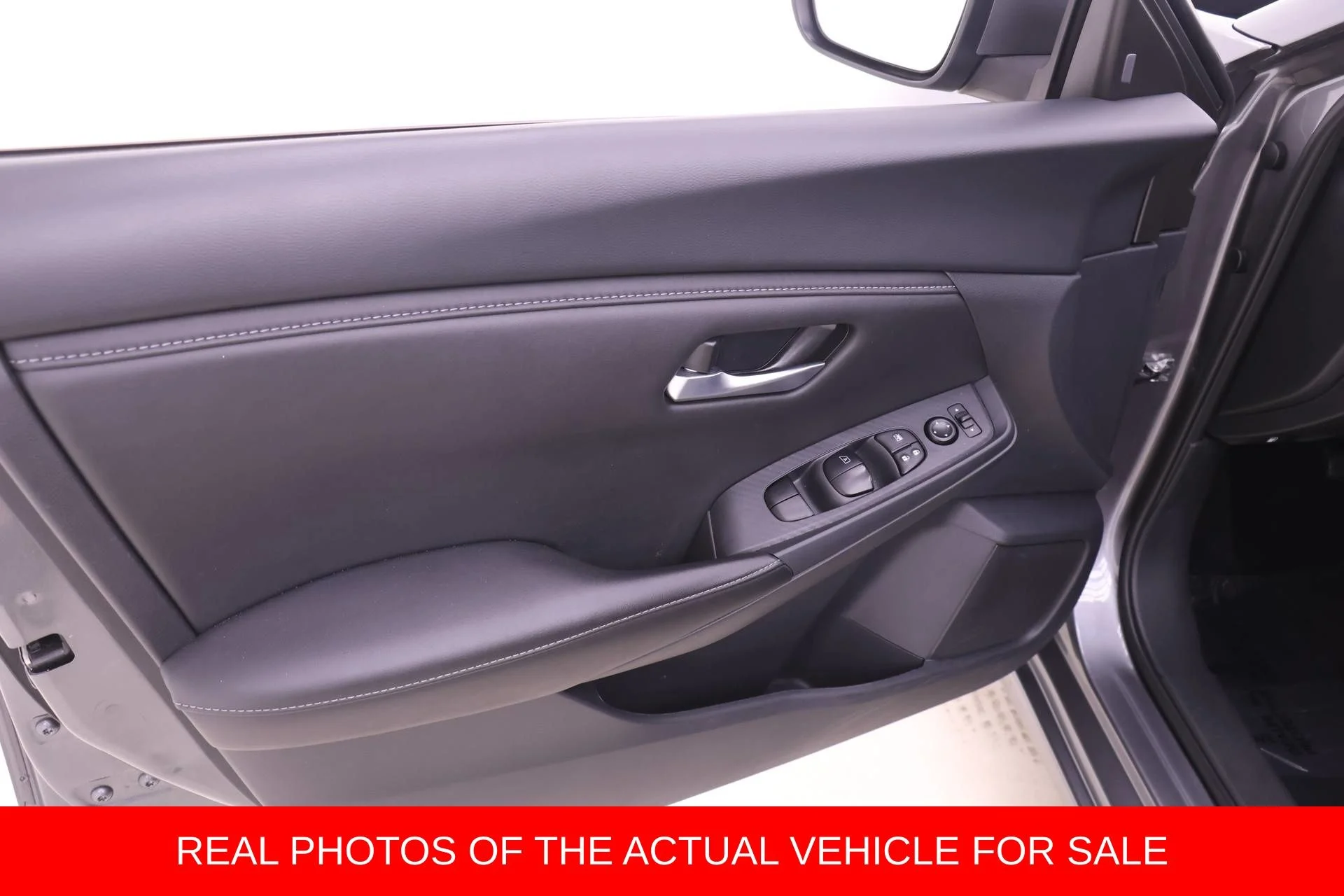 2025 Nissan Sentra SV - Photo 9