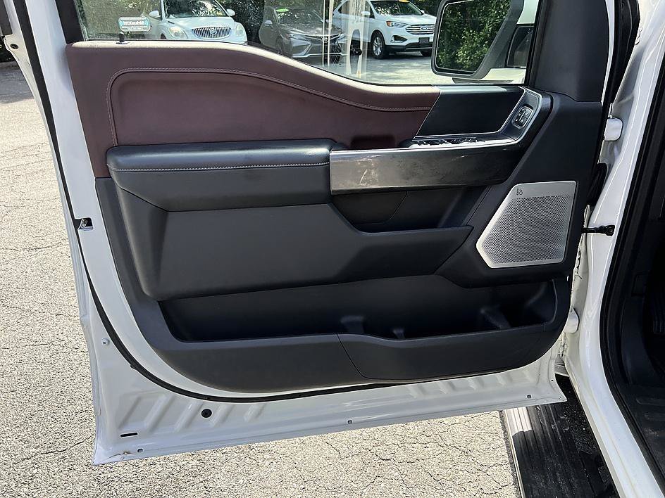 Used 2022 Star White Metallic Tri-Coat Ford LARIAT image 9
