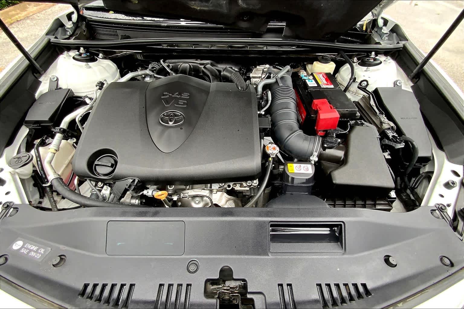 Used 2018 Wind Chill Pearl Toyota XSE V6 image 28