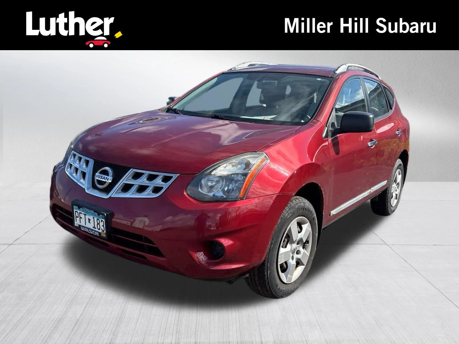 Used 2014 Cayenne Red Nissan S image 1