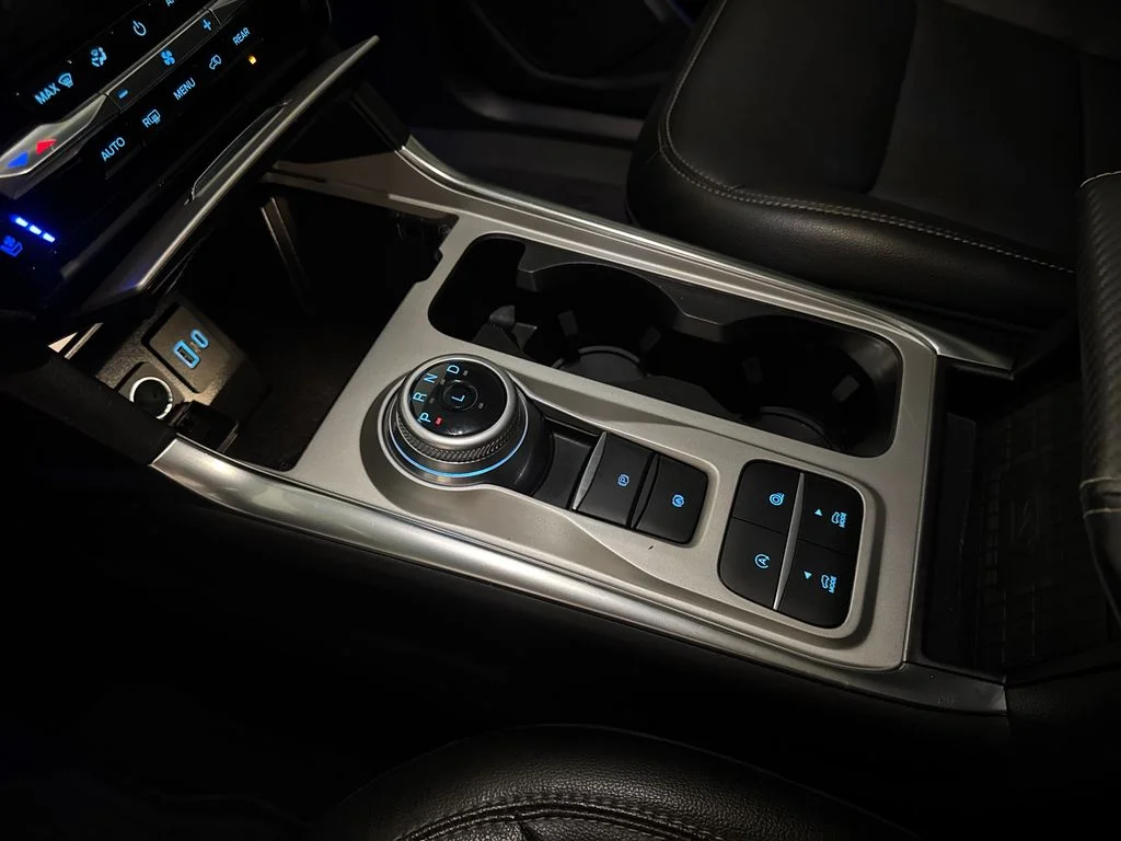 Used 2023 Silver Ford Limited image 22