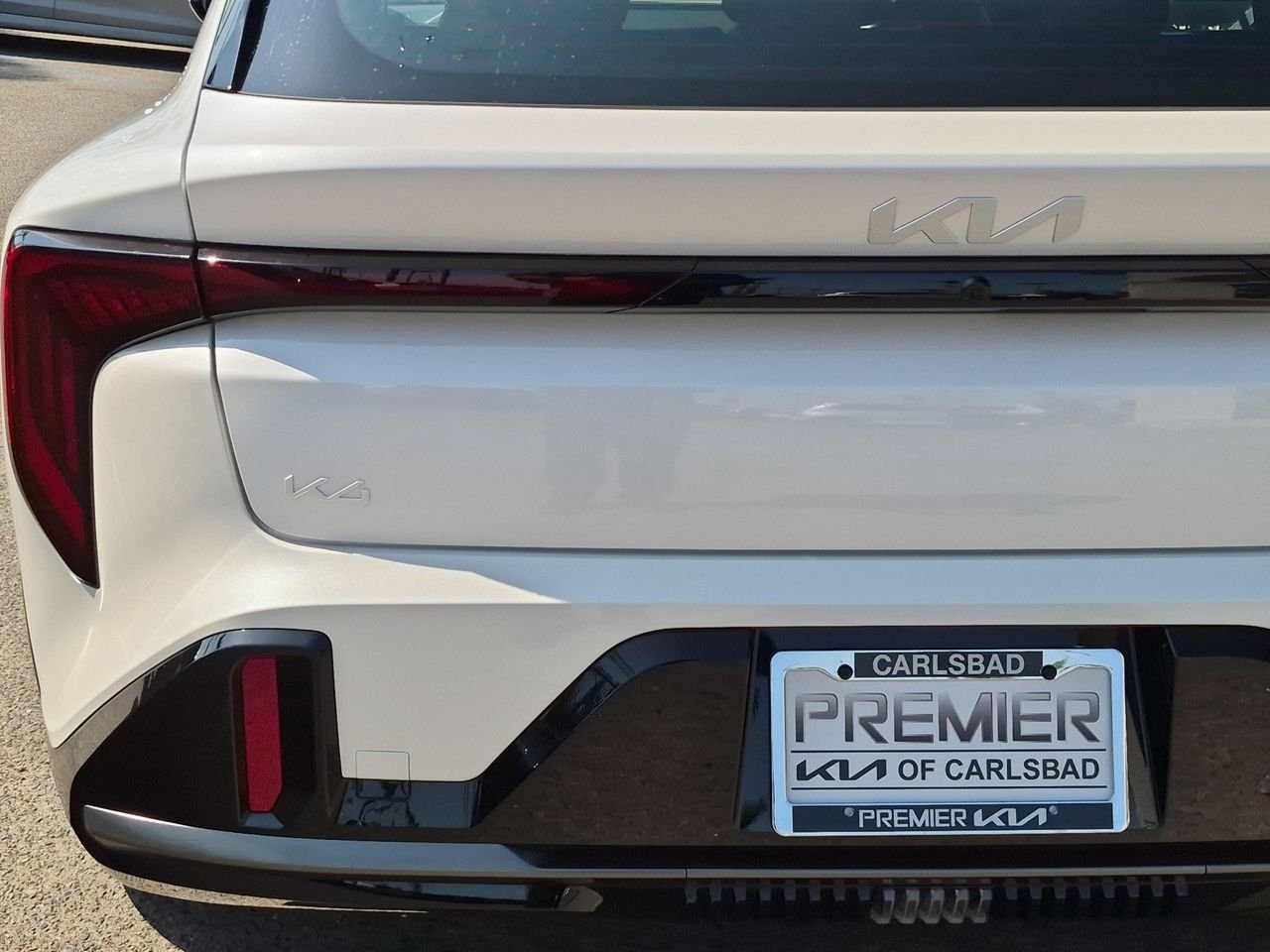 New 2026 Snow White Pearl Kia GT-Line image 33
