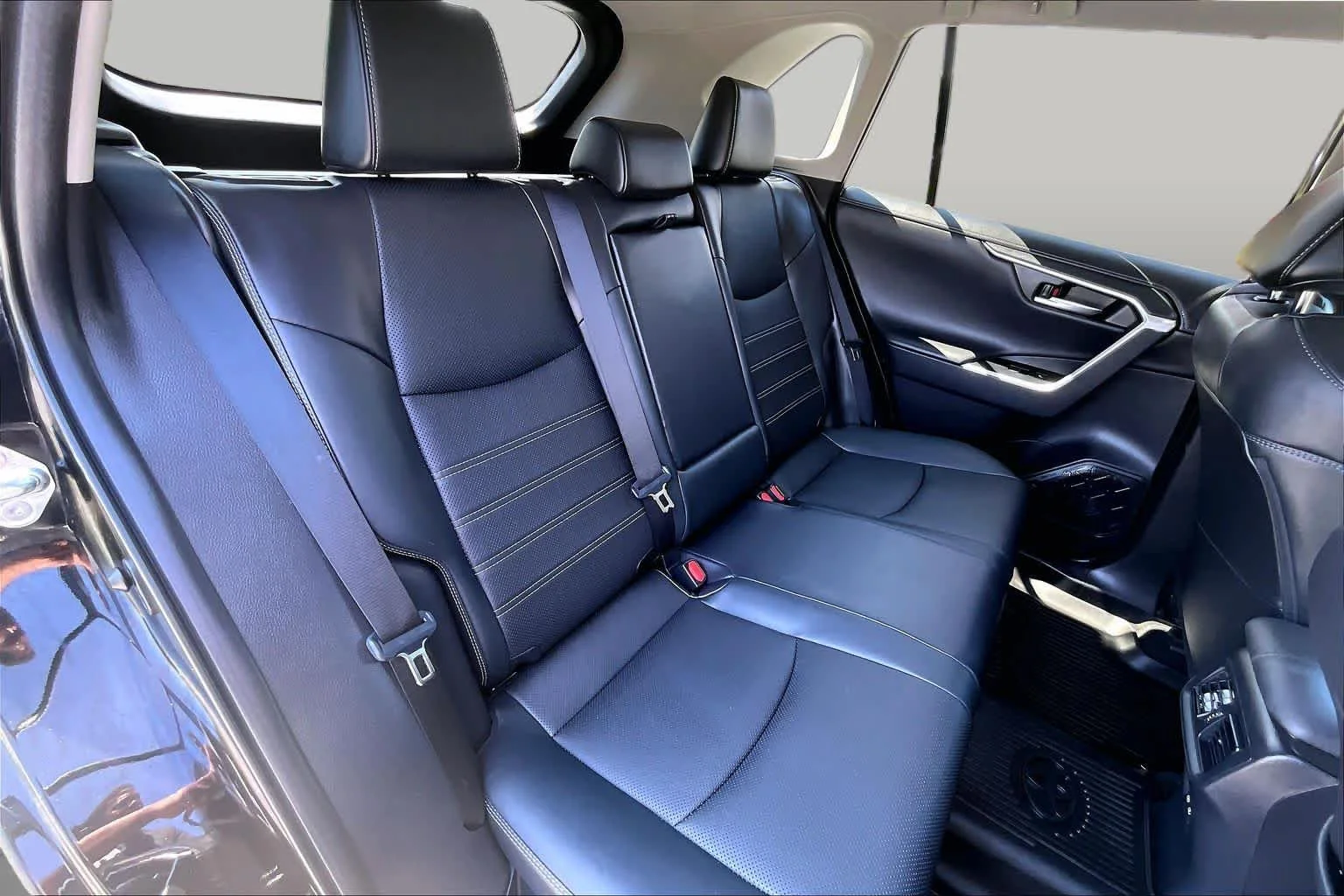 Certified Used 2022 Midnight Black Metallic Toyota Hybrid Limited image 20