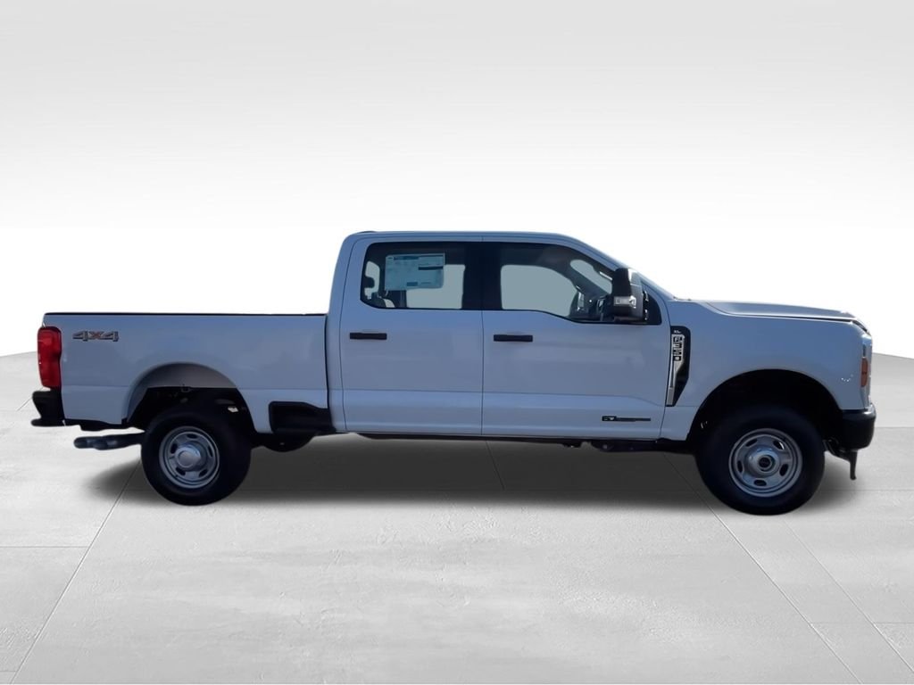New 2026 Oxford White Ford F-350® XL image 9