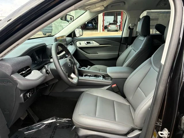 New 2026 Agate Black Metallic Ford Active image 7