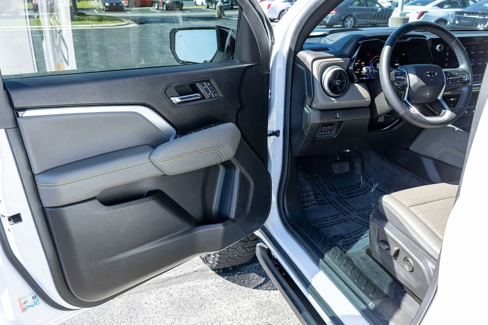 Used 2023 Summit White Chevrolet ZR2 image 12