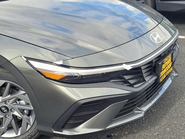 New 2026 Gray Hyundai Blue image 10