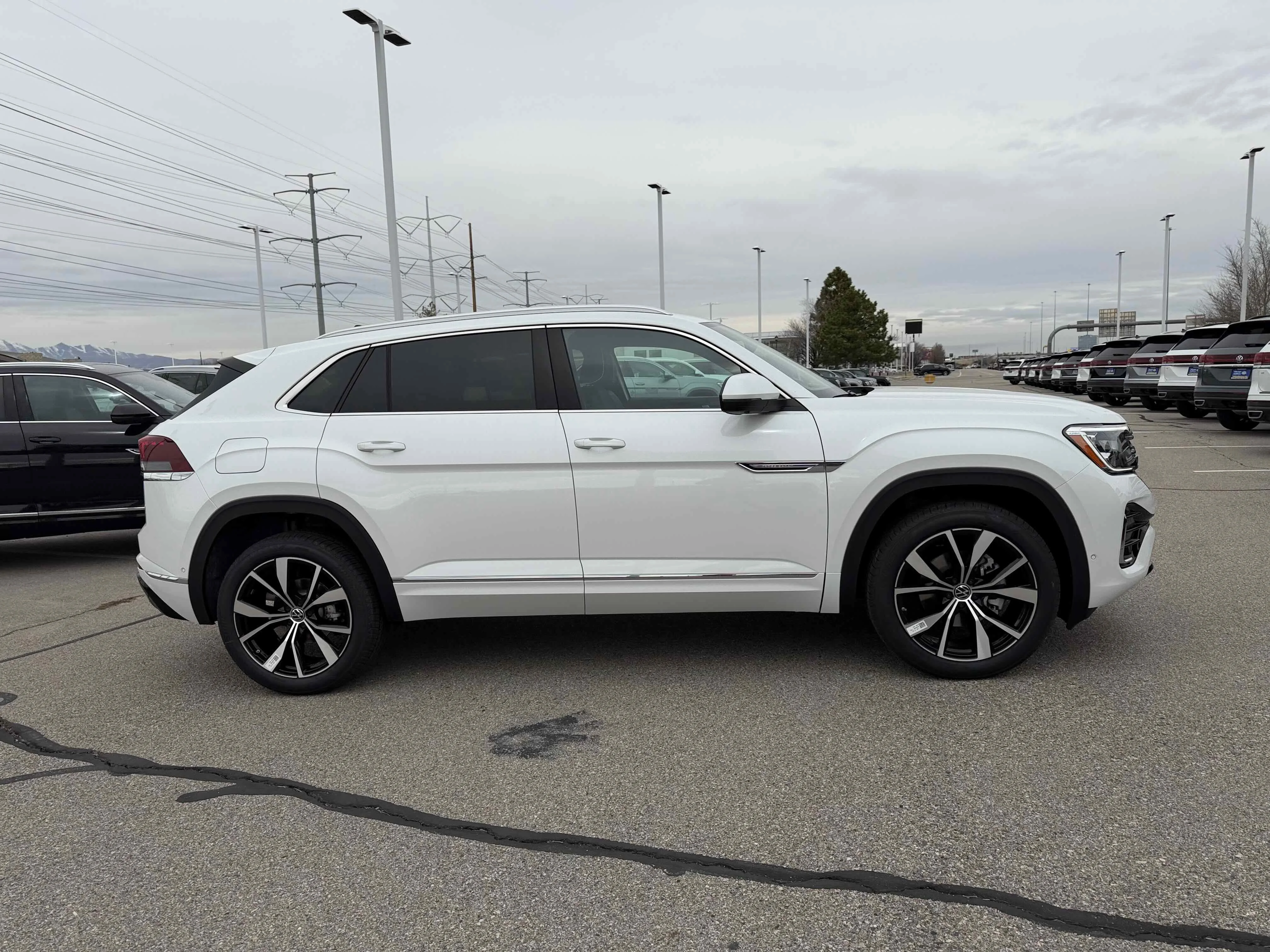 New 2026 Opal White Volkswagen 2.0T SEL Premium R-Line image 2