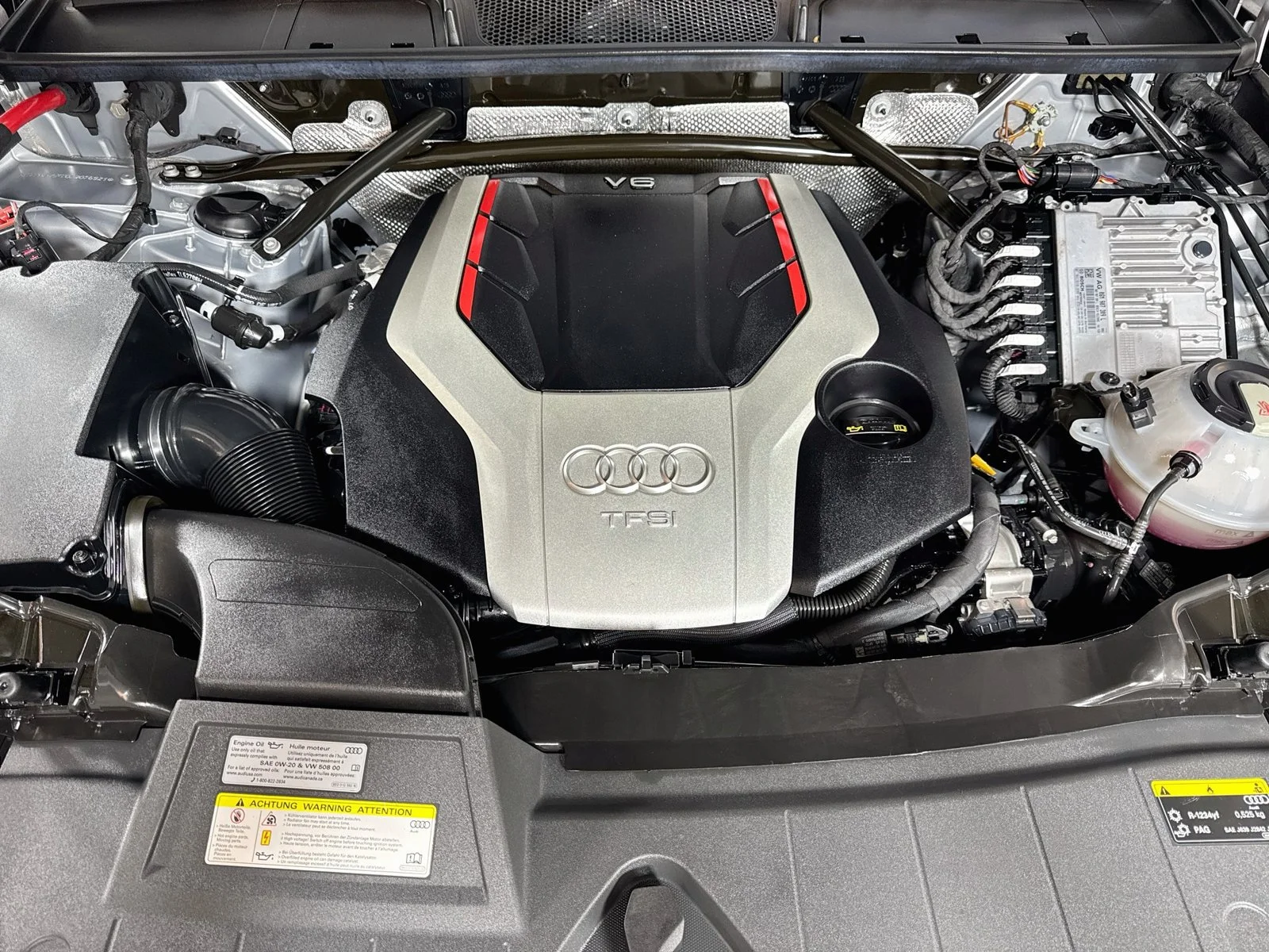 Used 2020 Florett Silver Metallic Audi Premium Plus image 29