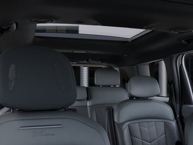 New 2027 Glacial White Pearl Kia X-LINE SX image 27