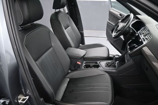 Used 2022 Gray Volkswagen 2.0T SE R-Line Black image 27