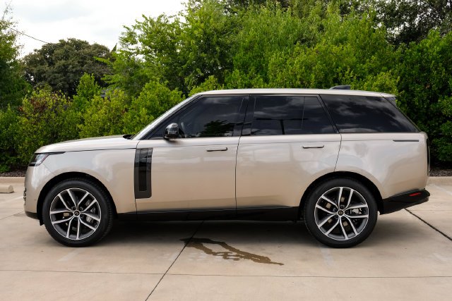 New 2027 Gold Land Rover SE image 14