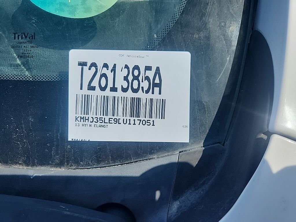 Used 2013 White Hyundai Base image 5