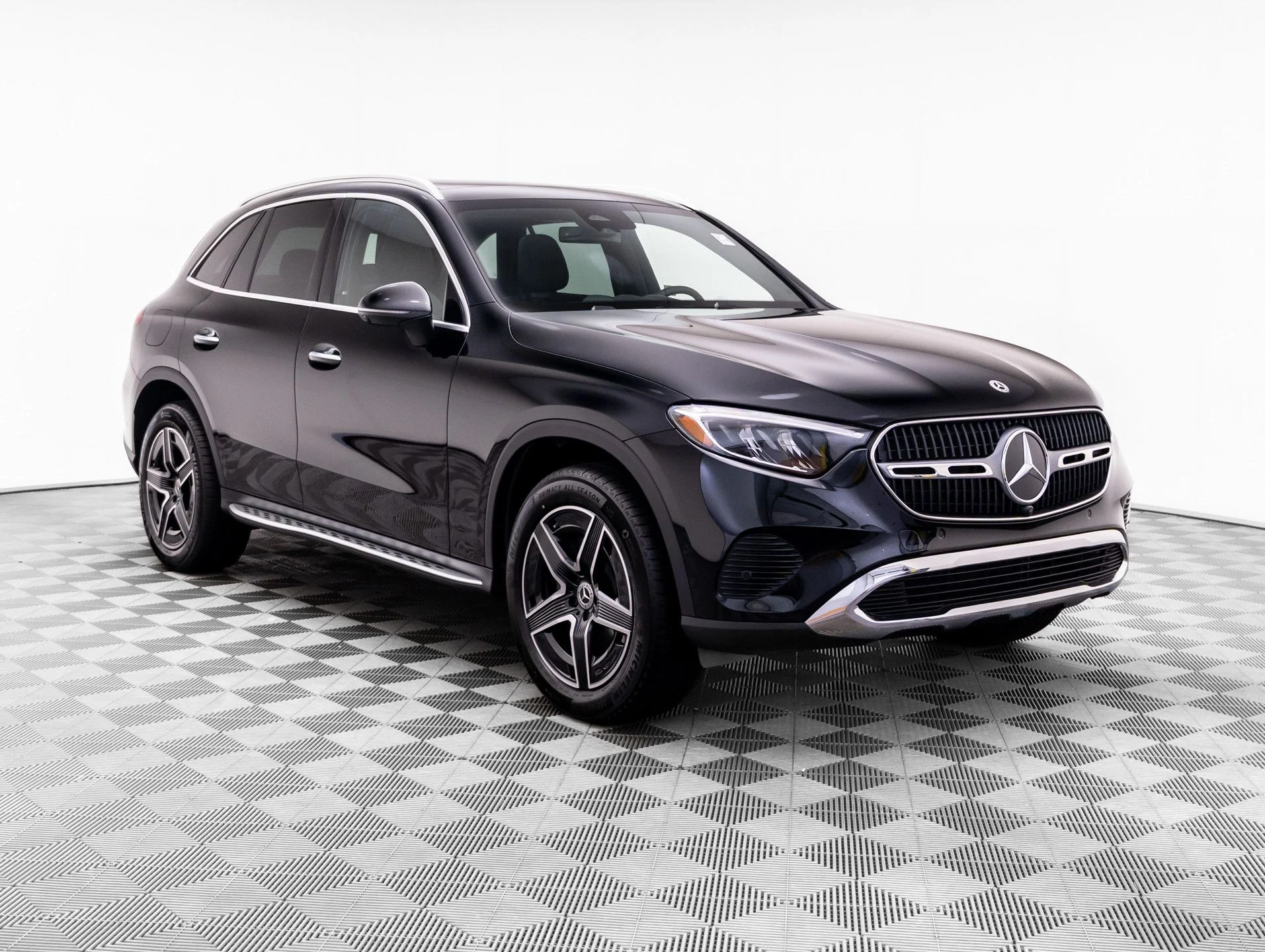 New 2027 Black Mercedes-Benz GLC 300 image 7