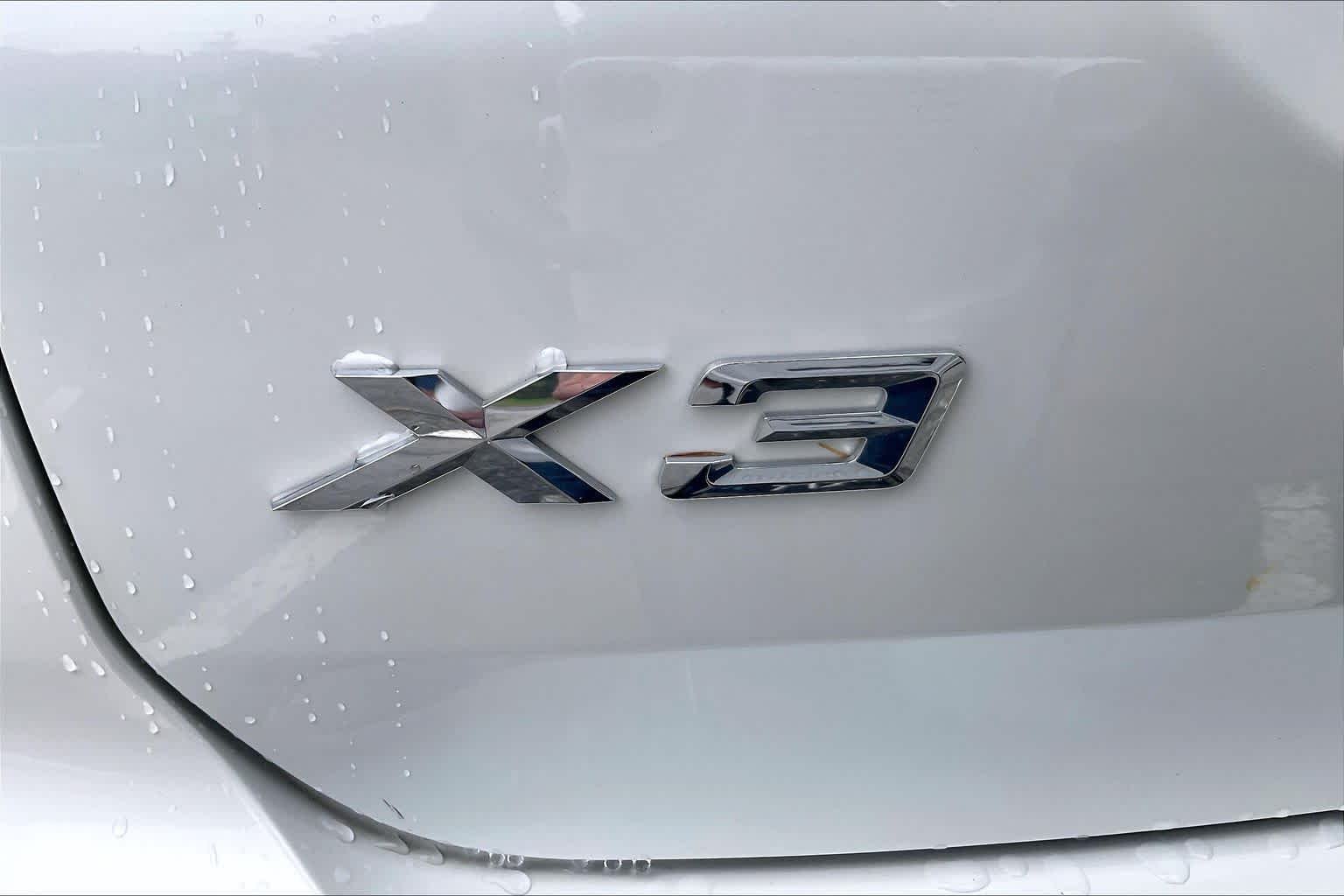 Used 2022 Mineral White Metallic BMW xDrive30i image 9