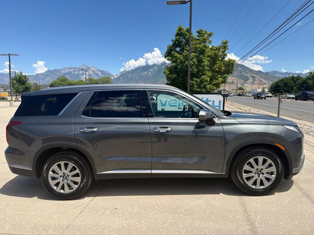 Used 2025 Gray Hyundai SEL image 2