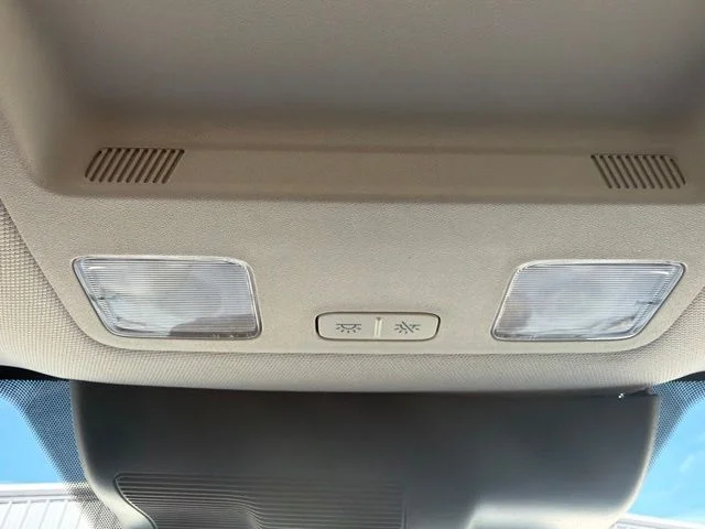 Used 2022 Silver Ford XLT image 25
