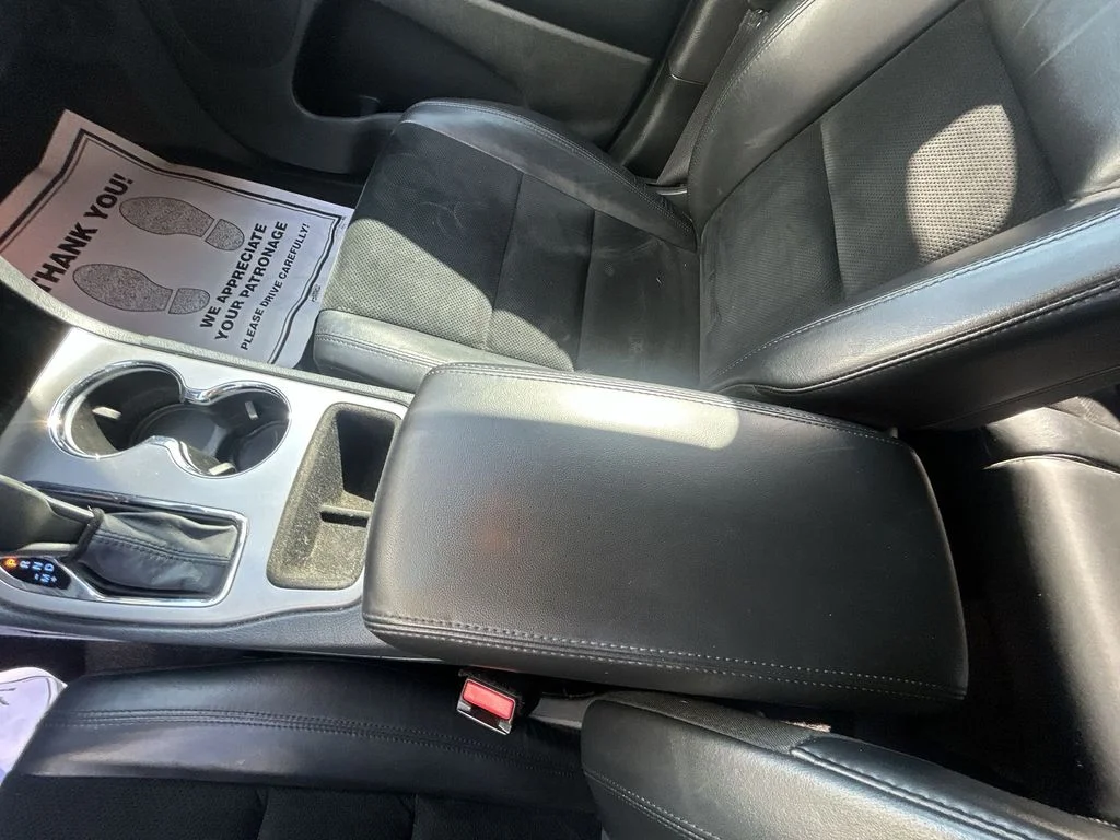 Used 2018 White Jeep Altitude image 27