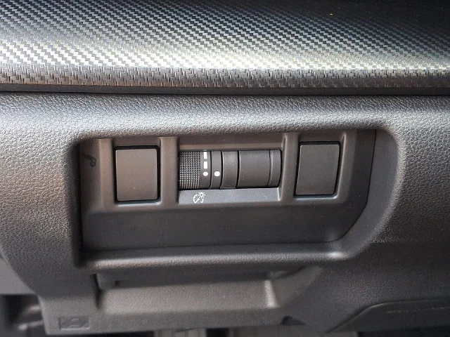 Used 2024 Blue Subaru Base image 25