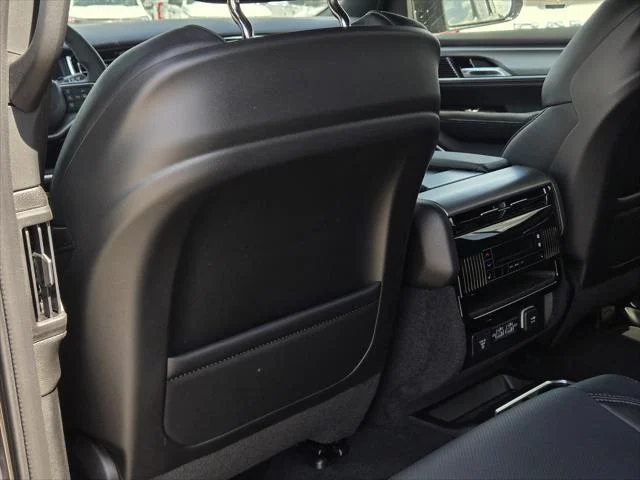New 2026 Baltic-Gray Metallic Clear-Coat Exterior Paint Jeep Limited Reserve image 20