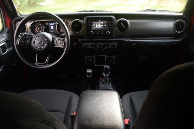 Used 2019 Red Jeep Sport image 8
