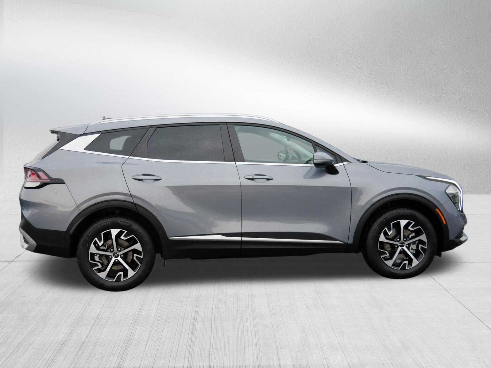 2023 Kia Sportage EX - Photo 8