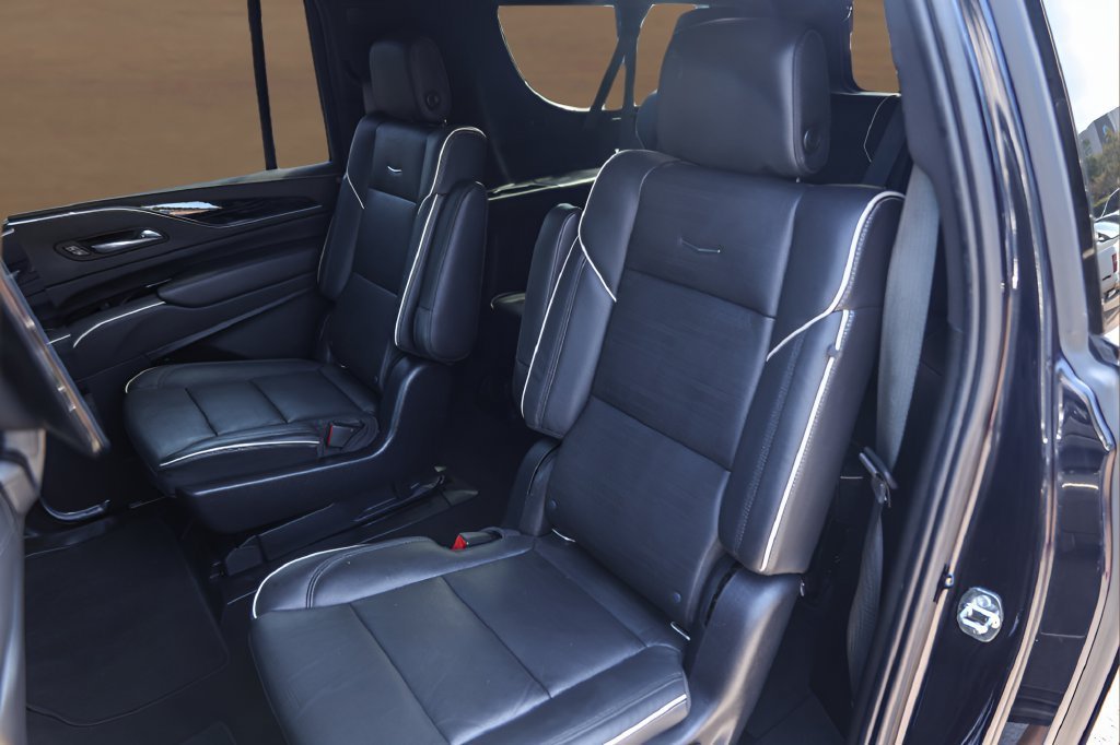 Used 2021 DARK MOON BLUE METALLIC Cadillac Sport image 25