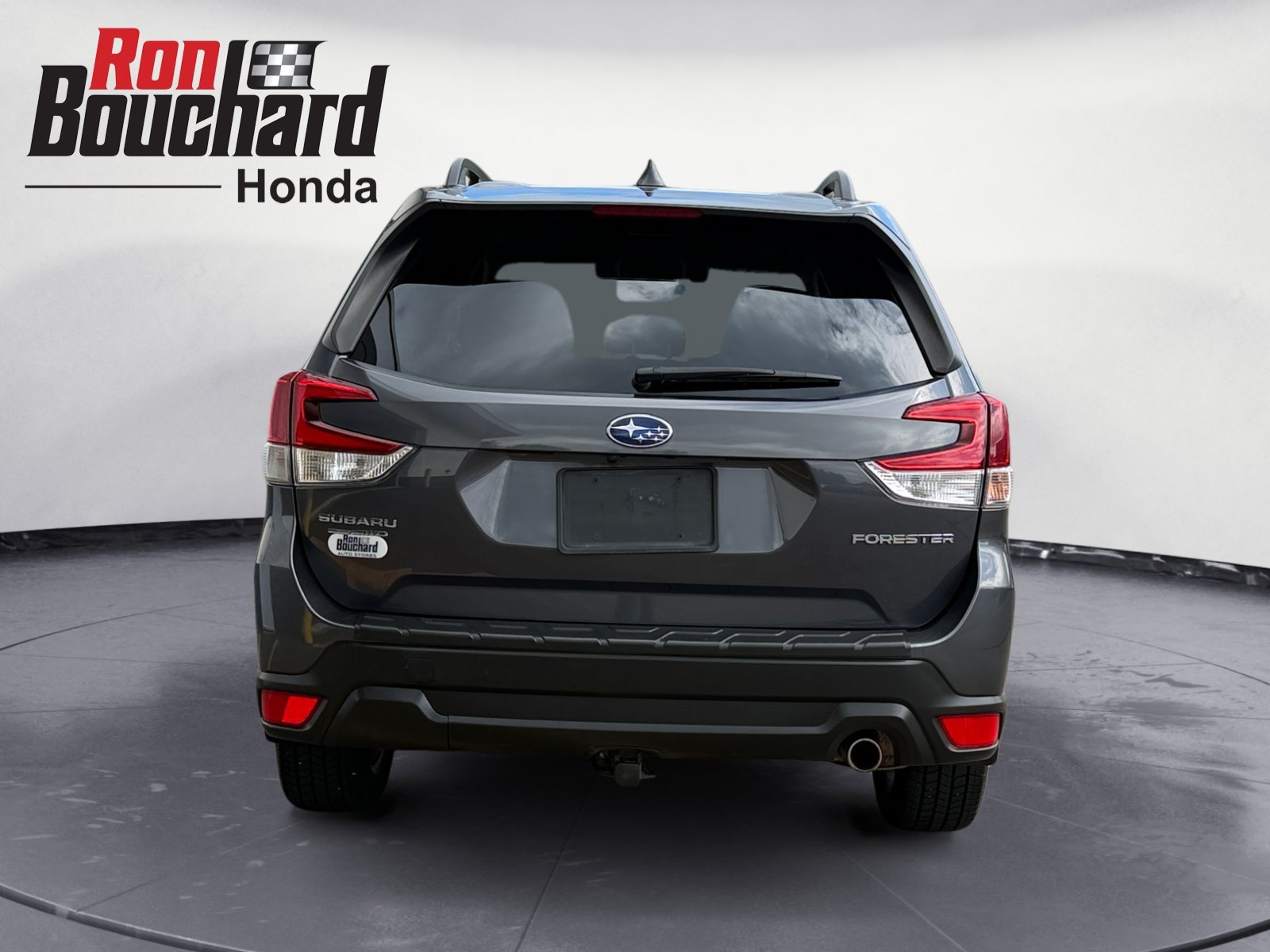 Used 2020 Magnetite Gray Metallic Subaru Limited image 3