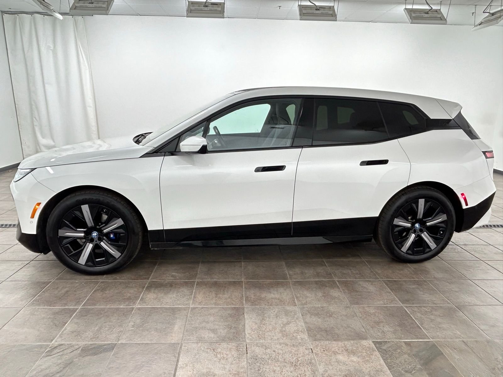 Used 2025 BMW iX M60 with VIN WB533CF09SCT28835 for sale in Elmhurst, IL