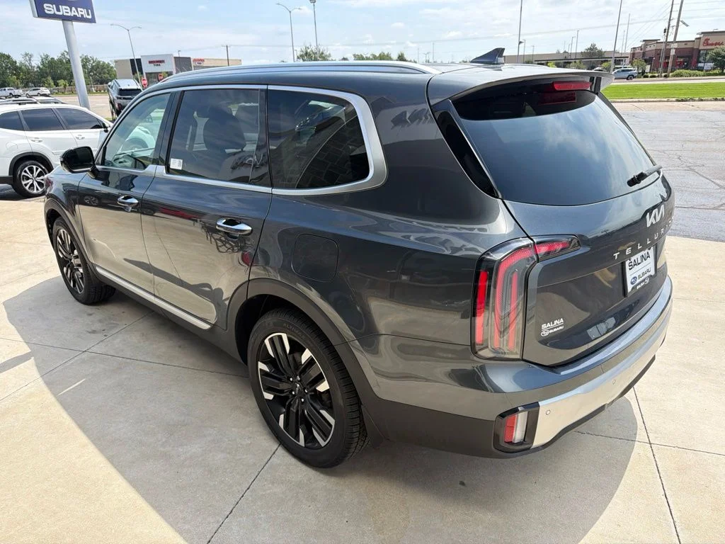 Used 2023 Black Kia SX image 4