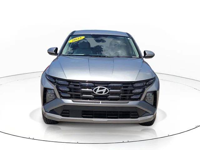 Used 2025 Silver Hyundai SE image 2