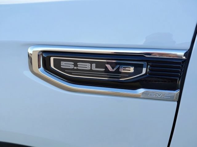New 2026 Glacier White Tricoat GMC SLT image 37
