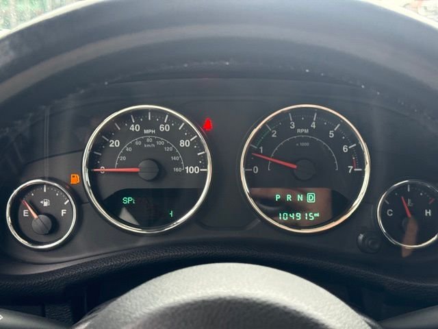 Used 2017 White Jeep Unlimited Sahara image 22
