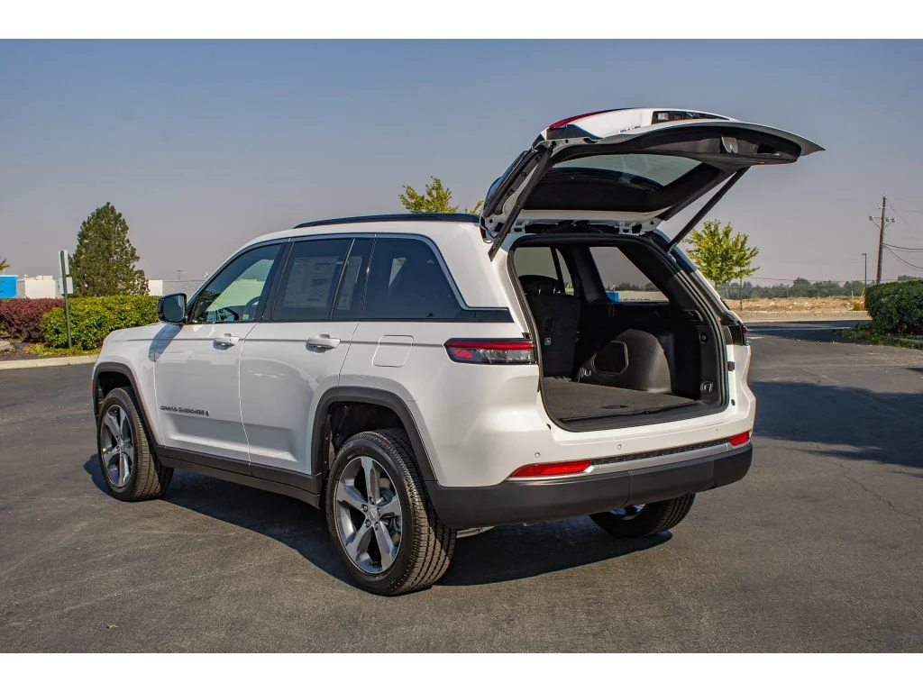 New 2026 Bright White Clearcoat Jeep Limited image 9