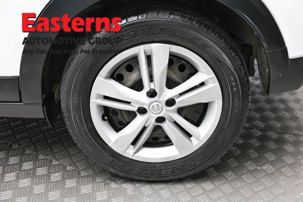 Used 2024 White Nissan S image 8