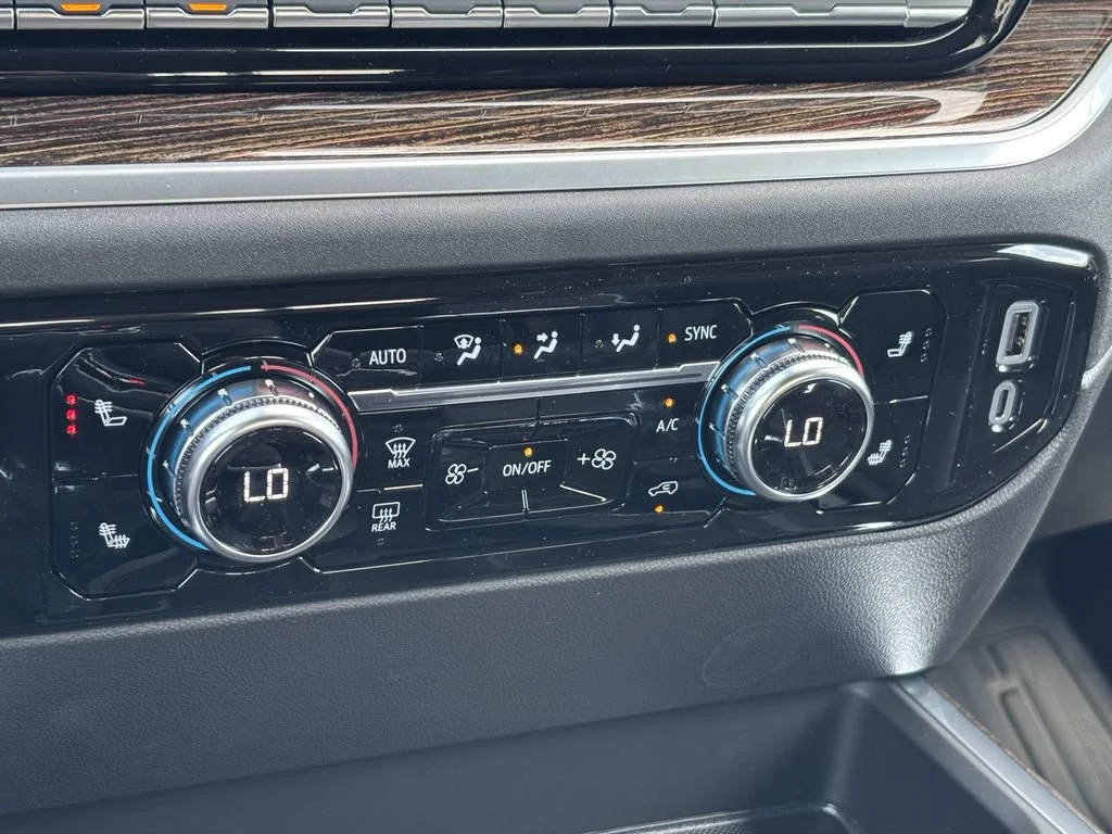 New 2026 Summit White GMC Elevation image 22