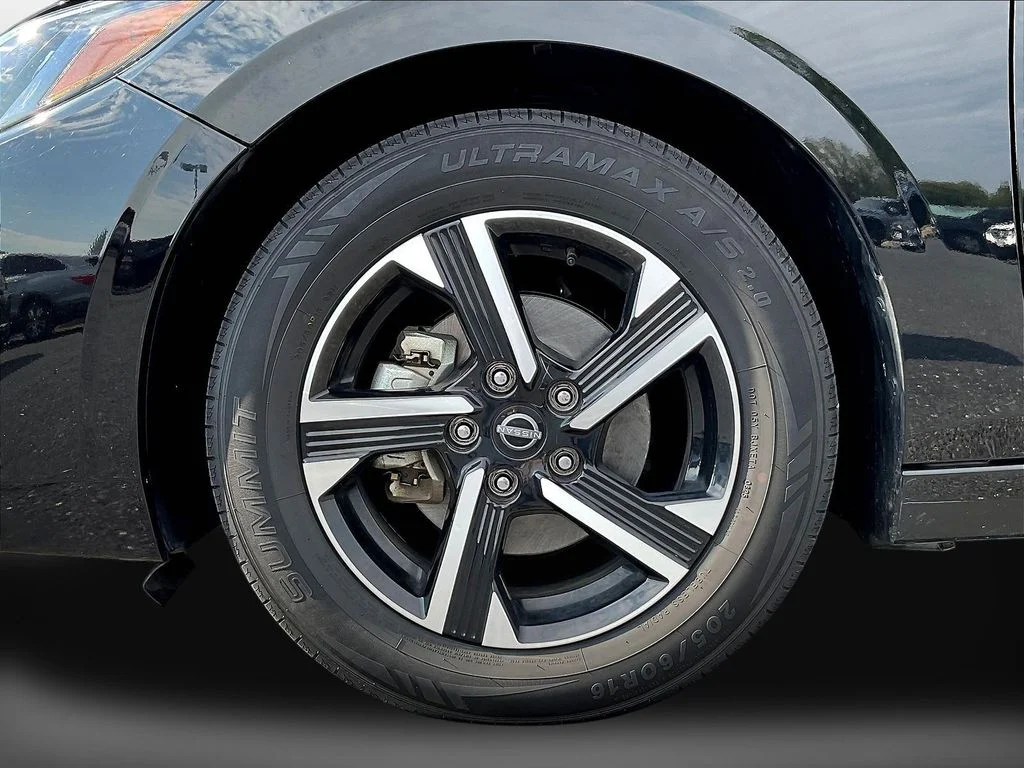 Used 2024 Super Black Nissan SV image 31