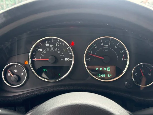 Used 2017 White Jeep Unlimited Sahara image 22