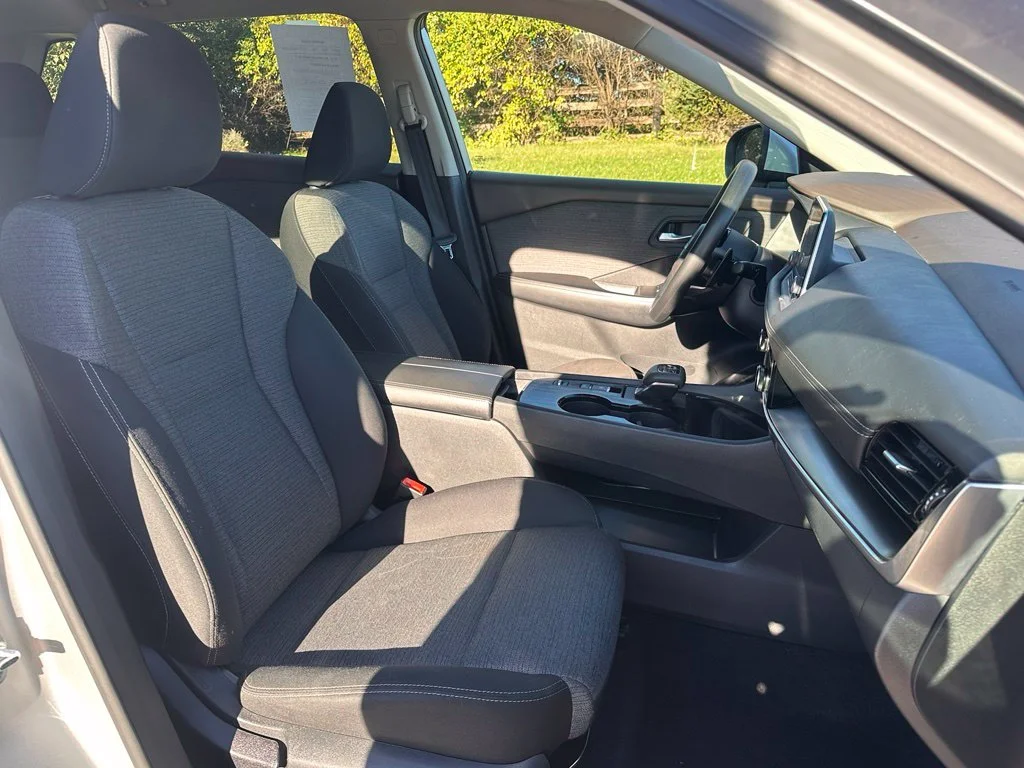 Used 2022 Silver Nissan SV image 19
