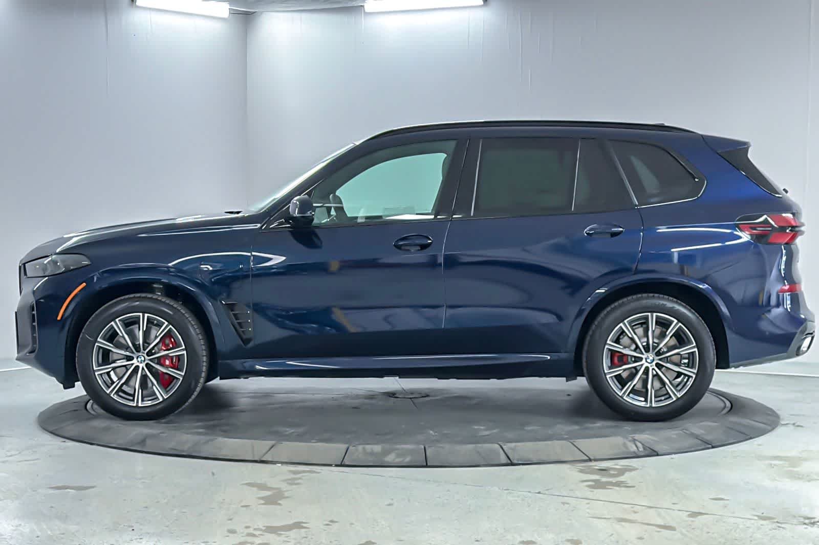 New 2026 Tanzanite Blue II Metallic BMW xDrive50e image 5