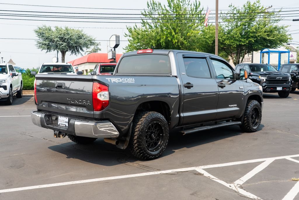 Used 2016 Magnetic Gray Metallic Toyota SR5 image 5