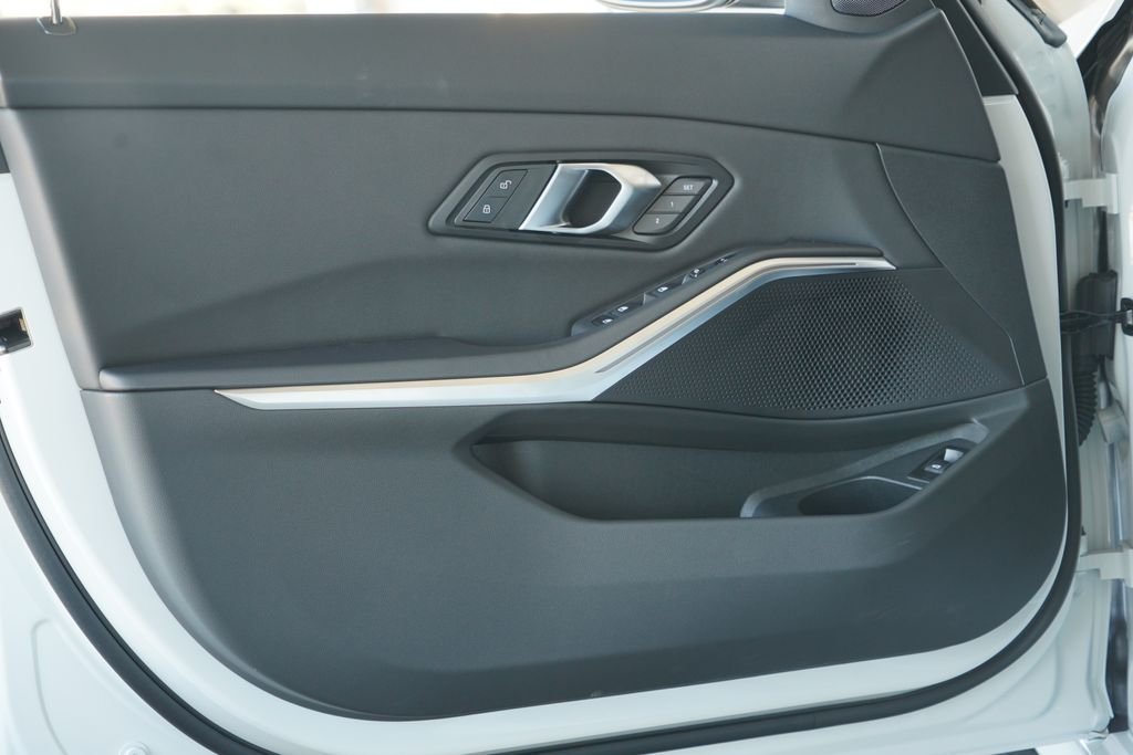 New 2026 Alpine White BMW 330i image 9