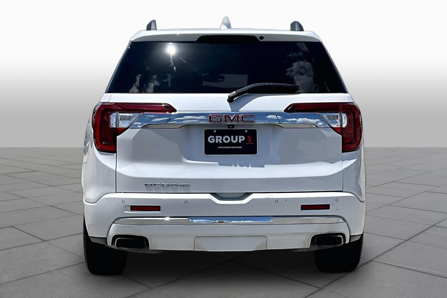 Used 2023 White Frost Tricoat GMC Denali image 5
