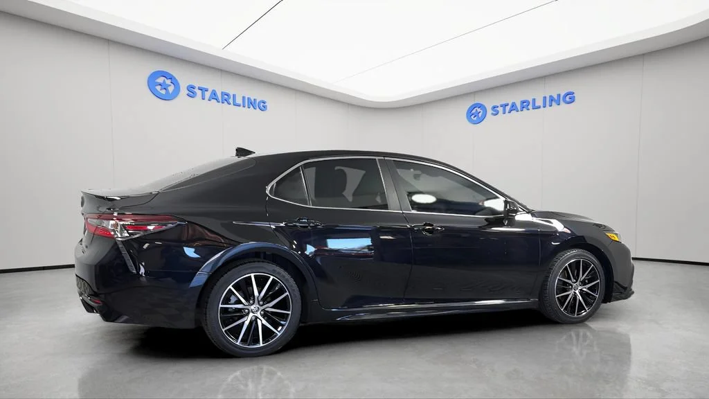 2021 Toyota Camry SE - Photo 10