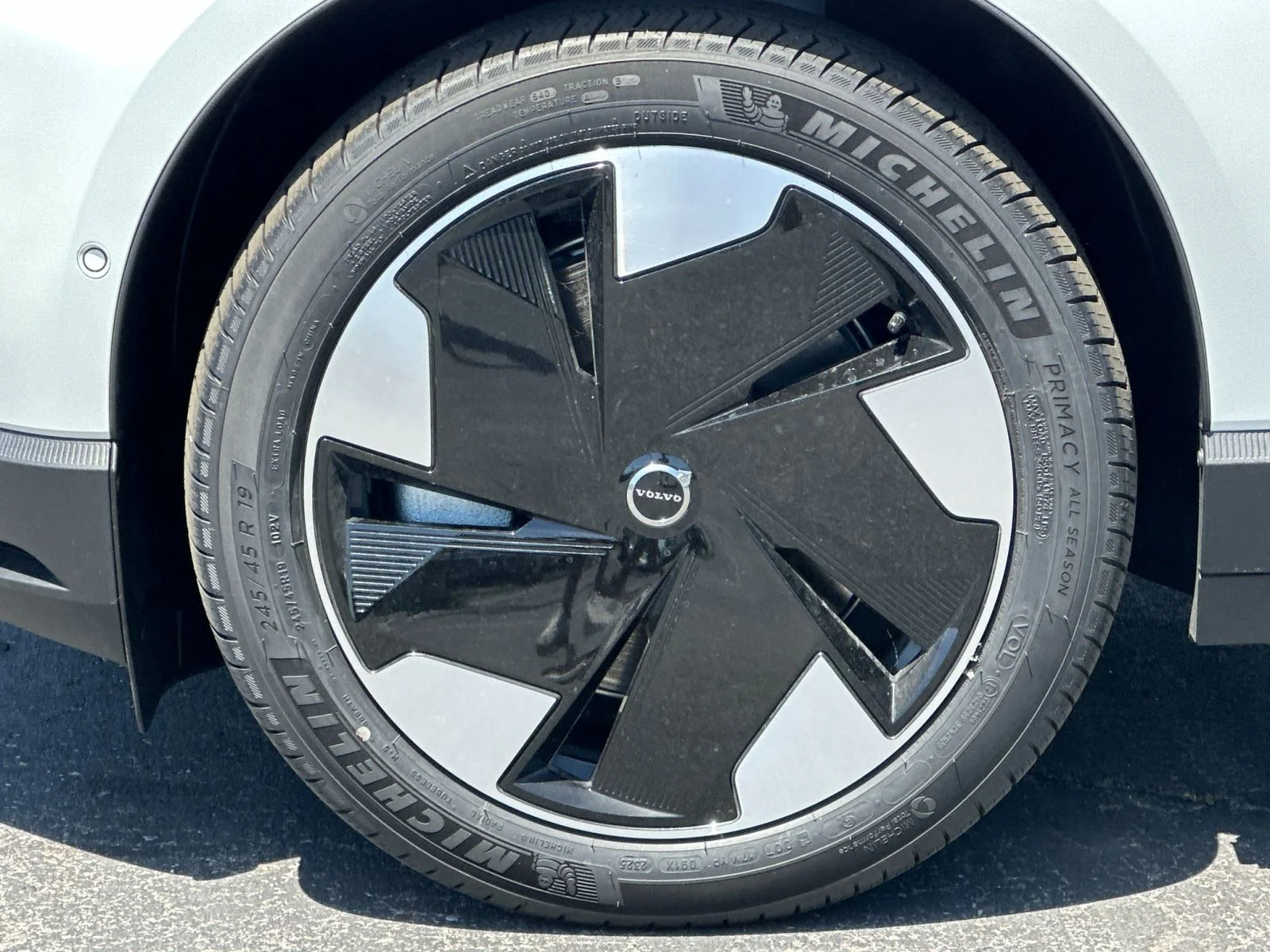 2026 Volvo EX30 Ultra - Photo 24