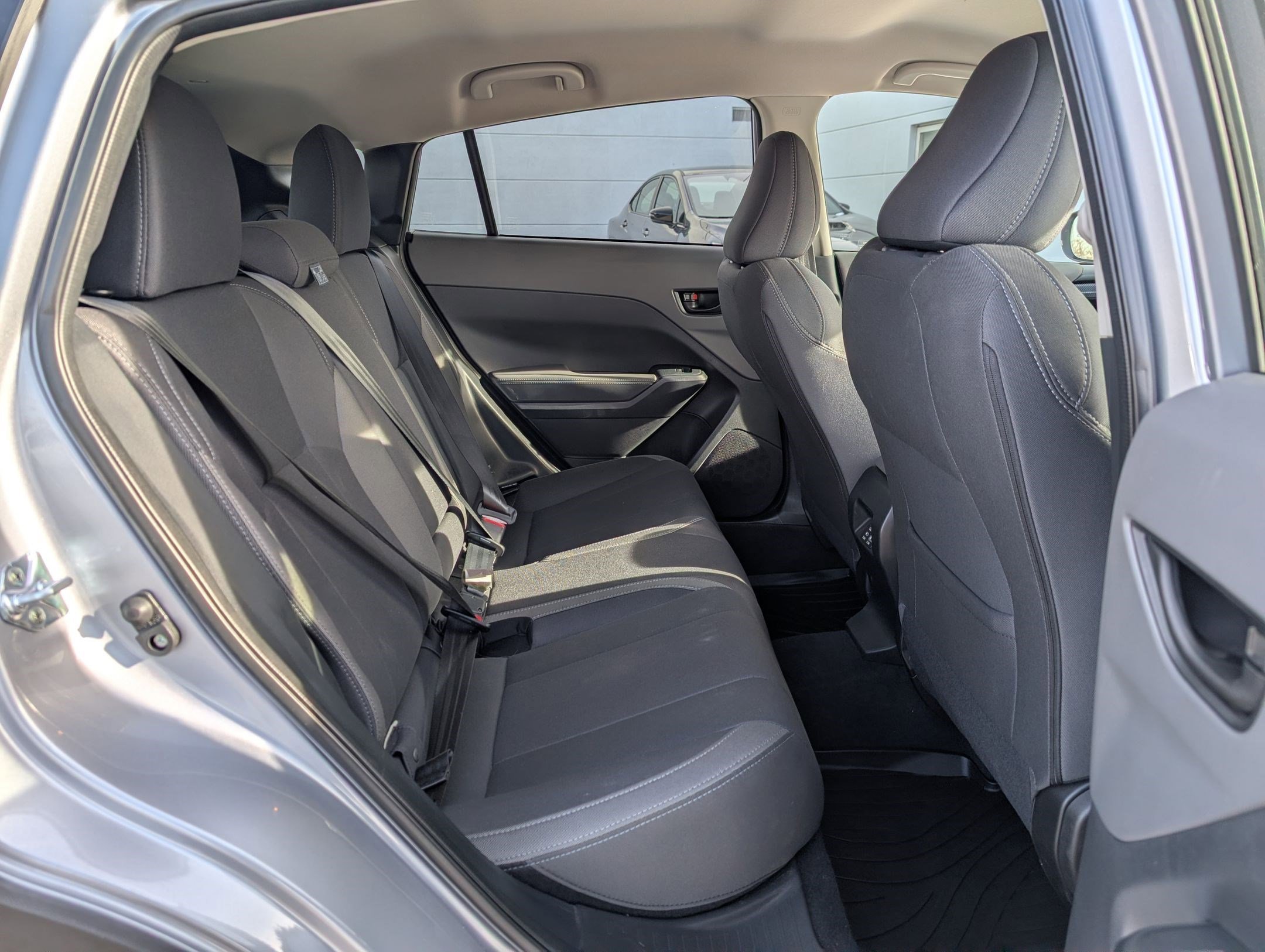 Used 2025 Ice Silver Metallic Subaru Premium image 29