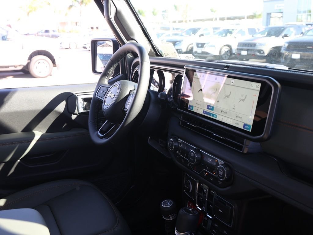 New 2026 Granite Crystal Metallic Clear-Coat Exterior Paint Jeep Mojave image 18