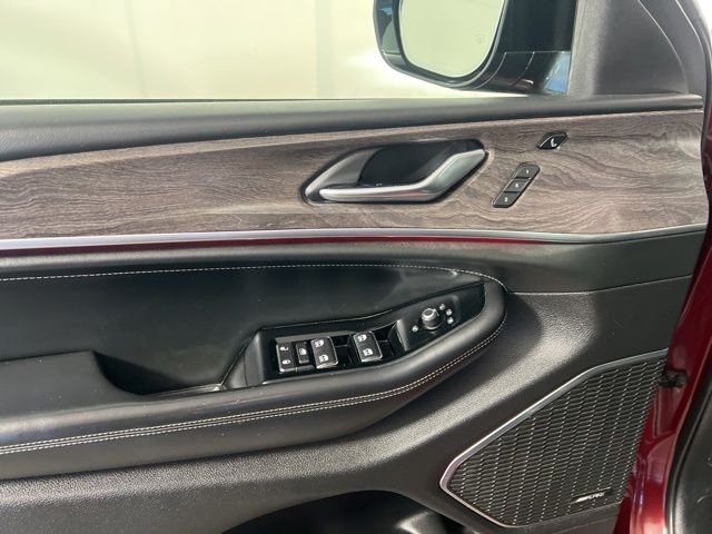 Used 2023 Red Jeep Overland image 17
