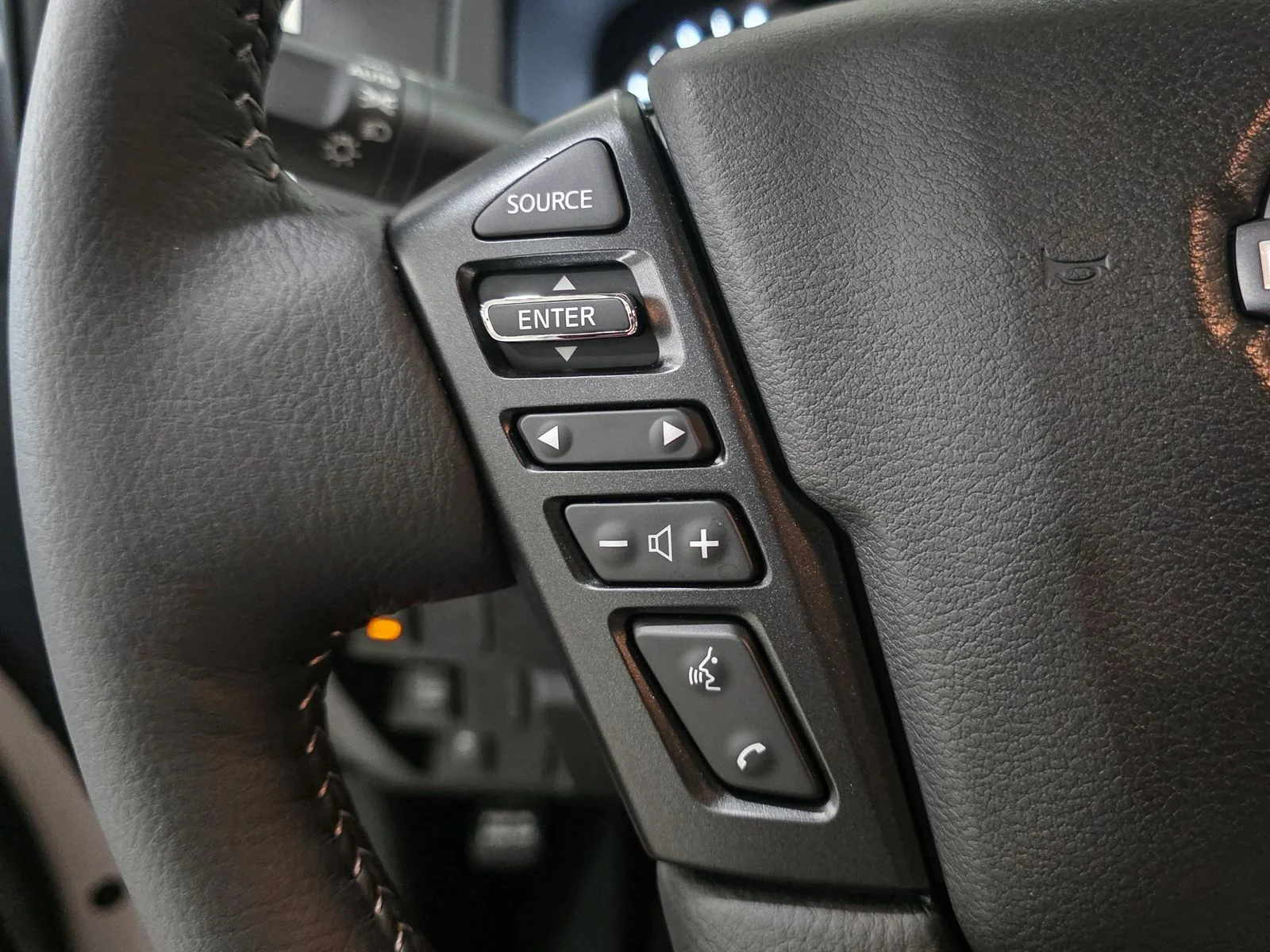2026 Nissan Frontier SV - Photo 34